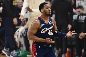遠遠不夠！米切爾16投7中&三分7中1 得到15分5板3助&正負值-14