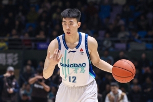 槍桿火熱！段昂君半場7投5中&三分6中4 獨得14分2籃板1搶斷