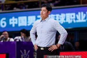媒體人：張慶鵬在帶隊無緣季后賽后 將離任北控主教練一職