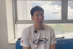周琦：大家這一年多在一起打了很多比賽 默契程度在不斷變好