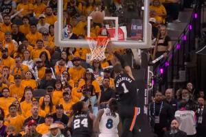 見證歷史！文班扇出本場第10帽！追平NBA季后賽歷史紀錄！