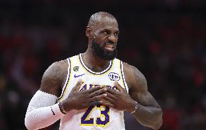 JR：對詹姆斯所做的一切感到驚嘆 大家都得停止關于GOAT的討論了
