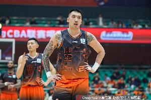活力十足！陶漢林半場6中5高效砍下12分5板 罰球2中2