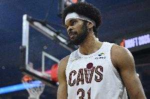 拼盡全力！賈勒特·阿倫9中7拿到22分外加7板3助 罰球10中8