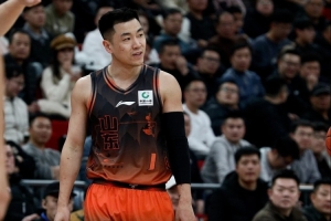 狀態全無！高詩巖9投僅2中拿到7分5助 正負值-19