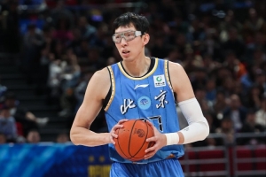中規中矩！周琦10中4拿到13分8板2助1斷2帽 5前場板