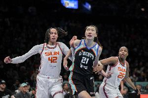 韓旭重回WNBA首秀8分1帽 斯圖爾特31分率領自由人大勝太陽
