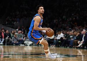 雷迪克：亞歷山大不在場的時間里 米切爾和麥凱恩傷害了我們