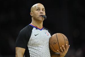 NBA官方：馬克·戴維斯擔任騎士與活塞G4的主裁判