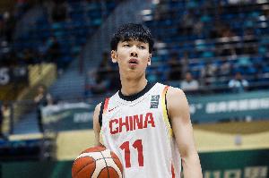 媒體人：路易斯維爾大學(xué)主帥的水平很高 球隊打法非常適合張博源
