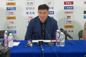杜鋒：末節攻得簡單 上半場9失誤讓對方找到節奏 這賽季很不容易