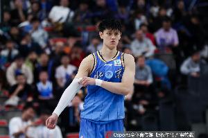 媒體人：京粵兩隊都已殺紅眼了 就看誰的防守+快攻+亂戰打得更好