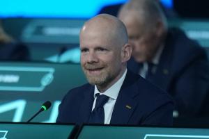中國體育報：總局領導會見FIFA秘書長、全球足球發展總監溫格一行
