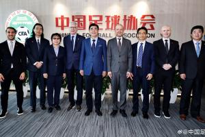 足協主席宋凱會見FIFA秘書長及溫格，雙方就深化合作等交換意見