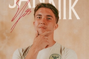 官方：薩爾茨堡19歲中衛舒斯特加盟布倫特福德，據悉總價2000萬歐