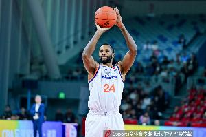 上海主動變陣！半決賽G1首發：弗格升入首發陣容 王哲林VS周琦