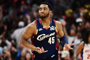 這次有幫手！米切爾系列賽G6場均轟下36.3分6.0板5.2助 已遭5連敗