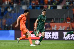 葉楚貴第200次中超出場，對陣申花參與4個中超進球，僅次于對國安