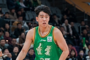 練就有用！遼籃小將李虎翼開始休賽期特訓(xùn) 加強(qiáng)控運(yùn)能力