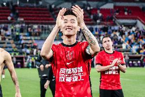 成都蓉城官宣與酒業達成胸前廣告贊助，足球報：贊助金額8000多萬