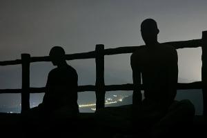 壯哉少林高僧！一眾球迷跑到文班少林寺修行動態(tài)中大吹特吹！