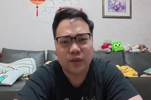 解說(shuō)：卡皇狠打湖管臉 雷霆防守?zé)o所不用其極 超巨光頭是有道理的