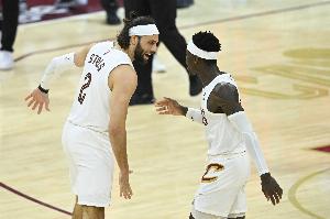 上場都給我精神點啊！騎士替補席4人合計19中3 得10分3失誤6犯！