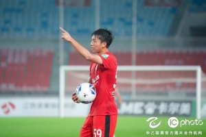 中乙聯(lián)賽第九輪 ，上海海港富盛經(jīng)開隊(duì)1-0山東泰山B隊(duì)