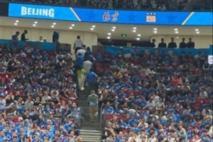 看不下去了！比賽還剩2分48秒時 北京五棵松主場已有球迷開始退場