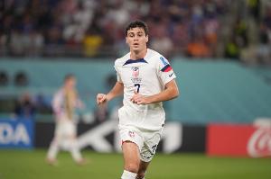 TA：小雷納、伯哈爾特、阿隆森、麥肯齊、特納入選美國隊名單